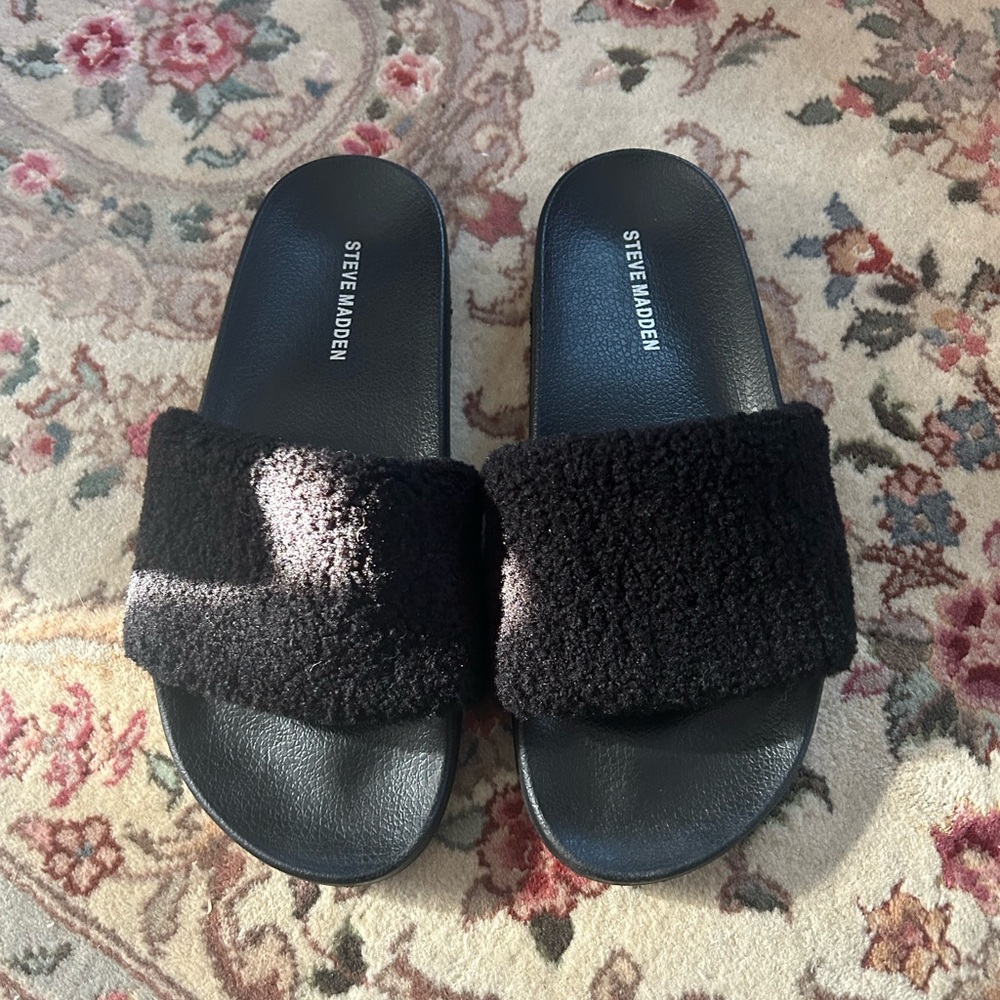 Steve Madden Fuzzy/Fur Slides